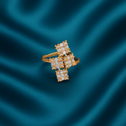 Luxury Gold-Plated Geometric Crystal Ring – Elegant Cocktail Design